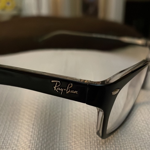 Ray-Ban Sunglasses 🕶 - Picture 3 of 8
